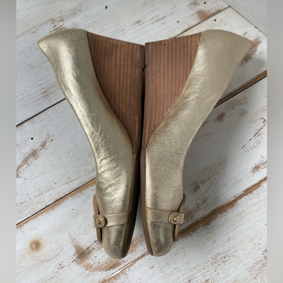 TORY BURCH Gold Metallic Leather Wedges Mini Miller heels Women's Sz 8.5 EUC - Picture 9 of 15